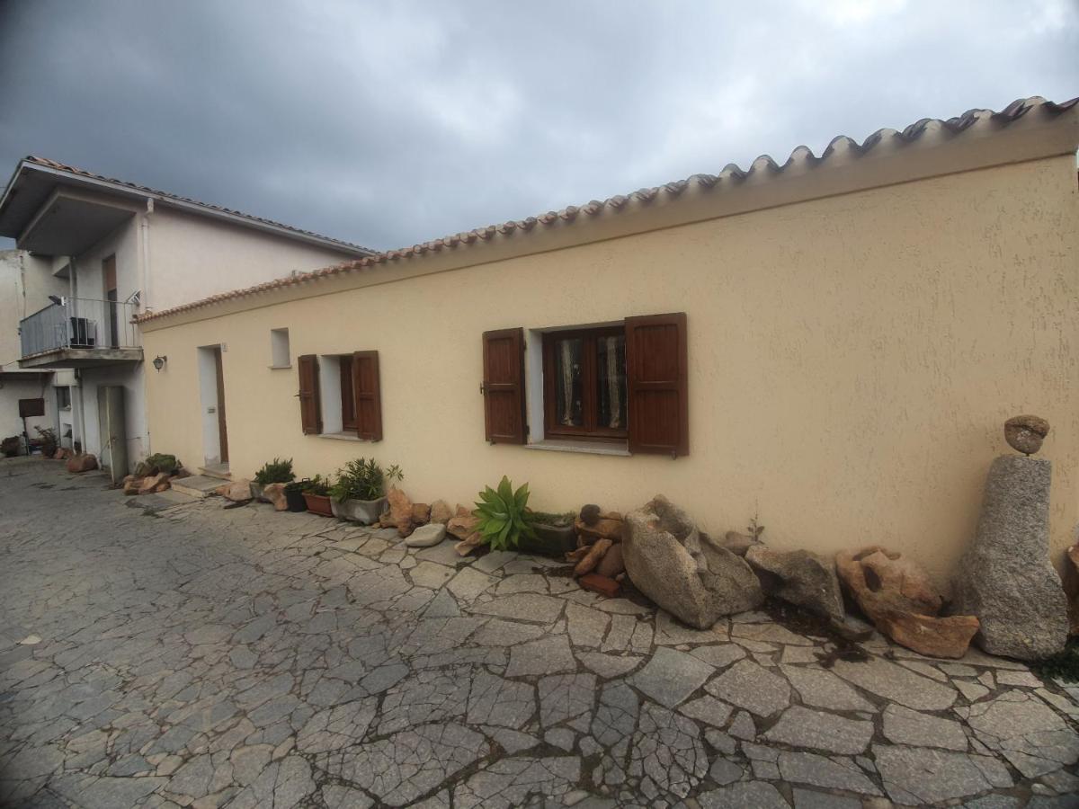 Appartamento Stangoni Badesi Exterior photo